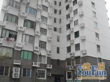 地铁口,满五年,出门就是静安寺,交通便利