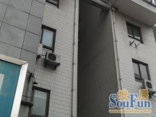 精装修全明两房静教院随时可上满五年二手买进