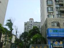 南北直通 中层看小区花园绿化 满五年 产权清晰 近地铁