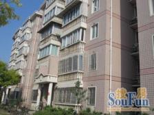 总高四层的顶楼复式,有大露台,星空触手可及