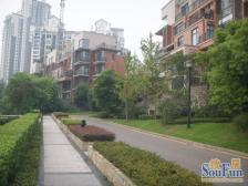 端户精装花园洋房 带大花园 拎包入住