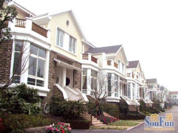 龙湖香樟林别墅实景图