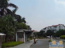 名苑别墅,朝南高楼层,采光佳,带地面花园,车位充足,近商业与公园,业主诚售!