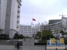 新出!新出!精装修俩房,凤凰楼层,地铁口,诚意出售