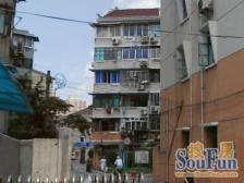 邻近四川北路一楼带天井边套低总价2居 3.4号线