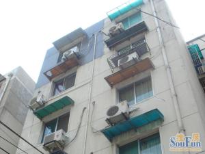 客厅带阳台、交通便利、居家装修、南边通透,房型正气