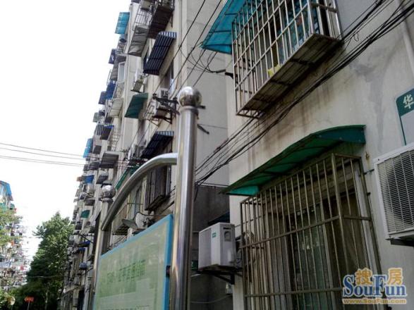 万峰小区实景图