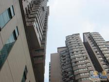 国际广场新出20平独用露台,精装修大三房,可拎包入住