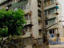 小区中间位置 有十平米储物间 高分房源