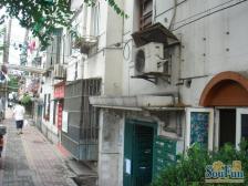 得房率高,主卧朝南,小区中心位置,装修齐全