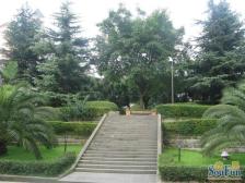 老洋房高品质 一梯两户 坐南朝北,带露台屋顶花园70平