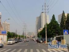 户型方正电梯大一房,近六院,两站徐家汇,内环边。