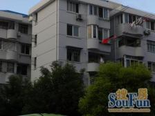 只给卖,底楼带大天井,看房方便,小区中间位置