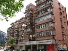 爆!瑞虹区府旁三年出一套电梯已装高区双阳台精装两房