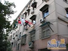 87年房龄,底楼带花园。3/8号线双轨,内环边!