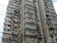 西班牙风格,房型正气,繁华地段,客厅带阳台,法式小高层