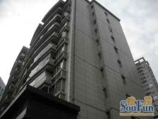 交通便利,二梯四户,房型正气,得房率高,主卧朝南,一门关,环境优美,精装修