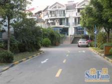 普陀中环边【纯别墅社区】联排边套【双车位】2007年建