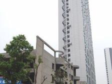 蓝天郡 南北通透,采光好 装修好,环镜优美 近地铁 周边匹套完善,,出行方便