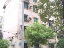 小孩读铁路书方便 地铁2号3号4号线站口旁 南昌火车站