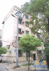 此房户型手续齐全,格局好,采光好,无遮挡,出行方便