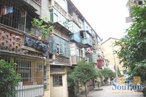 此房户型手续齐全,格局好,采光好,无遮挡,出行方便