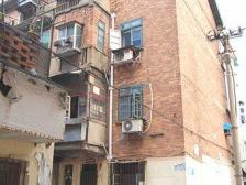 铁路七村 南北通透,采光好 装修好,环镜优美 视野好,诚心出售