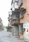 南铁六村户型方正,采光好装修好,环镜优美近地铁视野好,诚心出售