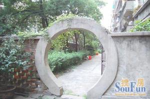 师大南路33号塑料二厂宿舍户型方正,采光好近地铁视野好,诚心出售