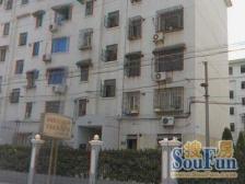 小户型、客厅朝南、环境优美、一梯两户