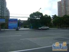 08年次新小区,南北直通户型,楼层好,诚心售,售价可谈随时看