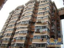 标准三房,近地铁,户型方正,电梯房,通风采光好。