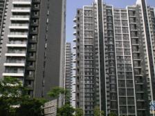 此房为叠加别墅 地上三层 有天台花园 地下一层80㎡