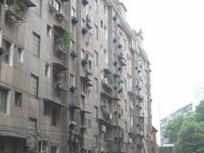 站前路小学铁路,总价低,经典南北通透两房,中间楼层