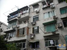 内环内,曹杨路地铁口,新上全南2房,中楼层,诚售。