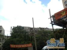 近地铁、位置很安静,满五 v一、简装修可拎包入住