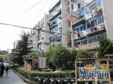 小户型、客厅朝南、环境优美、一梯两户