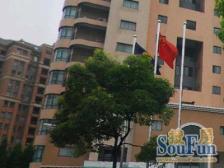 碧云新出大三房自住装修拎包入住