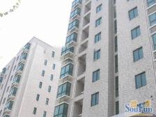 华馨公寓:店长推荐+南北户型+视野好+业主诚心出售