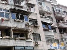 近地铁2号线,干净整洁,拎包入住,看房方便