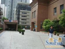 一梯三户,主卧朝南,卫生间全明,繁华地段,近地铁,精装修,采光充足,房型正气