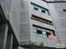 下楼下是4号轨交口,03年商品房 2梯多户 出租租金高