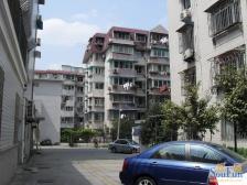 小区景观位置,主卧朝南,小区中心位置,卫生间全明