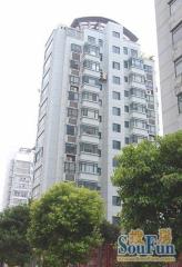 滕王阁地铁口正规四房东端户精装修