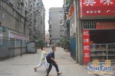 近地铁一号线靠江边空气好大面积一室一厅全明户型