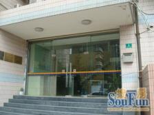 小区中心位置,得房率高,采光充足,近商圈