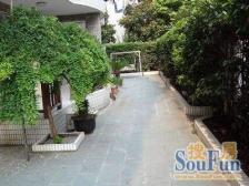 业主诚意出售,满五,小区环境优美,出入方便