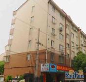 房子是高区景观的,朝向很好,酒店式服务,住着很安心