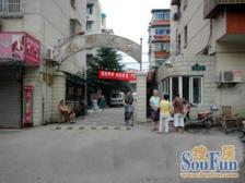 500米到2号线淞虹路地铁,600米到荟聚,生活交通便利