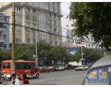 电梯房+刷卡到层+近世纪大道地铁站+车位充足+精装修